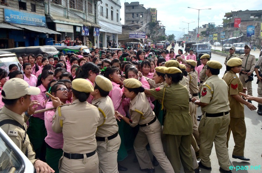Ibotonsana Hr Sec School Students protest demanding for implementation of Inner Line Permit in Manipur  :: 22 July 2014