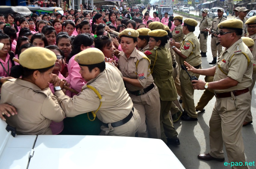 Ibotonsana Hr Sec School Students protest demanding for implementation of Inner Line Permit in Manipur  :: 22 July 2014