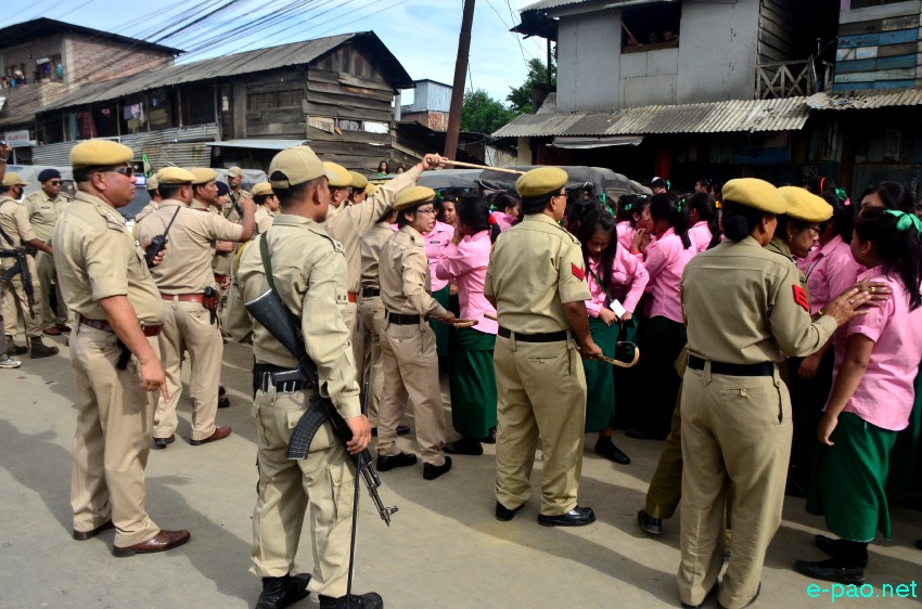 Ibotonsana Hr Sec School Students protest demanding for implementation of Inner Line Permit in Manipur  :: 22 July 2014