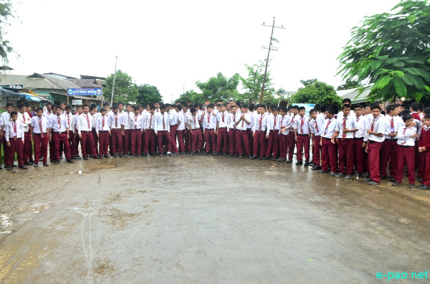 Students at Samurou, Mayang Imphal and Canchipur  demanding for implementation of Inner Line Permit  :: 23 July 2014