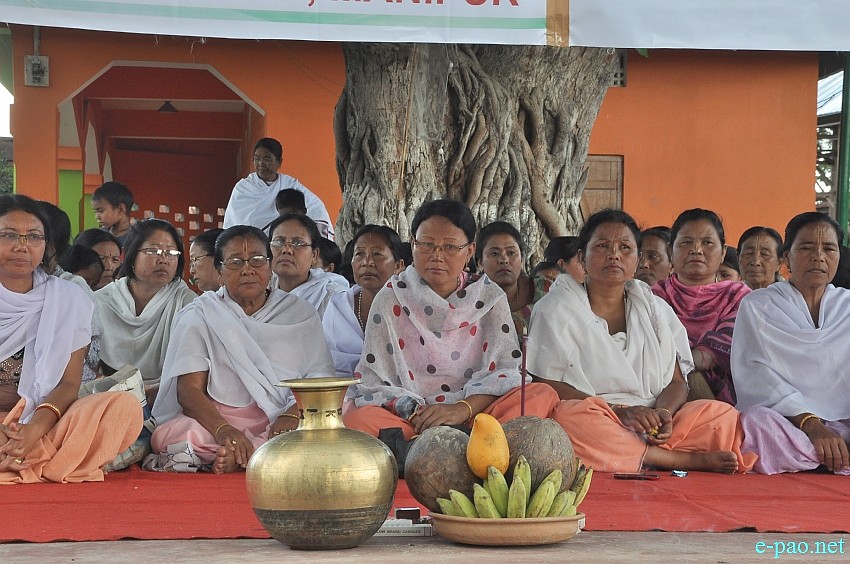 Sit-In-Protest at Kha Naorem Leikai and Thongju Pechu Lampak  demanding implementation of Inner Line Permit System :: August 04 2014