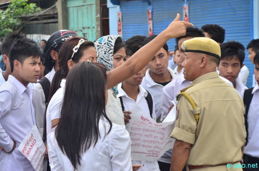 Students  rally at Singjamei - Yumnam Leikai  Imphal :: August 06 2014