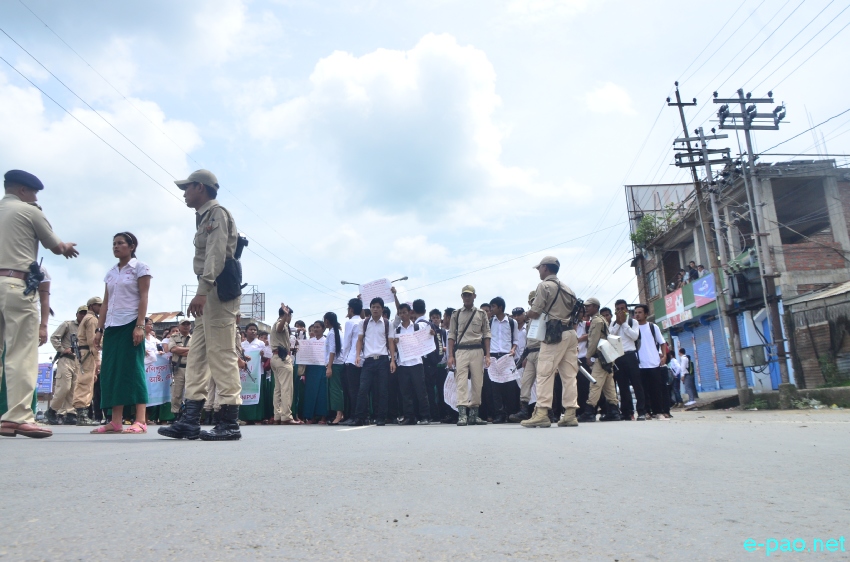Students  rally at Singjamei - Yumnam Leikai  Imphal :: August 06 2014