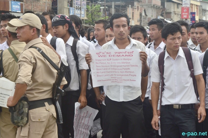 Students  rally at Singjamei - Yumnam Leikai  Imphal :: August 06 2014