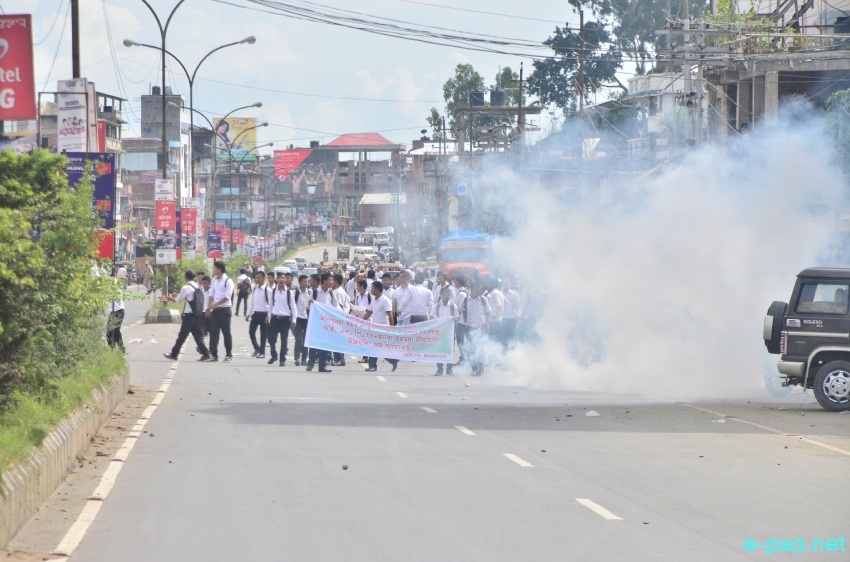 Students  rally at Singjamei - Yumnam Leikai  Imphal :: August 06 2014