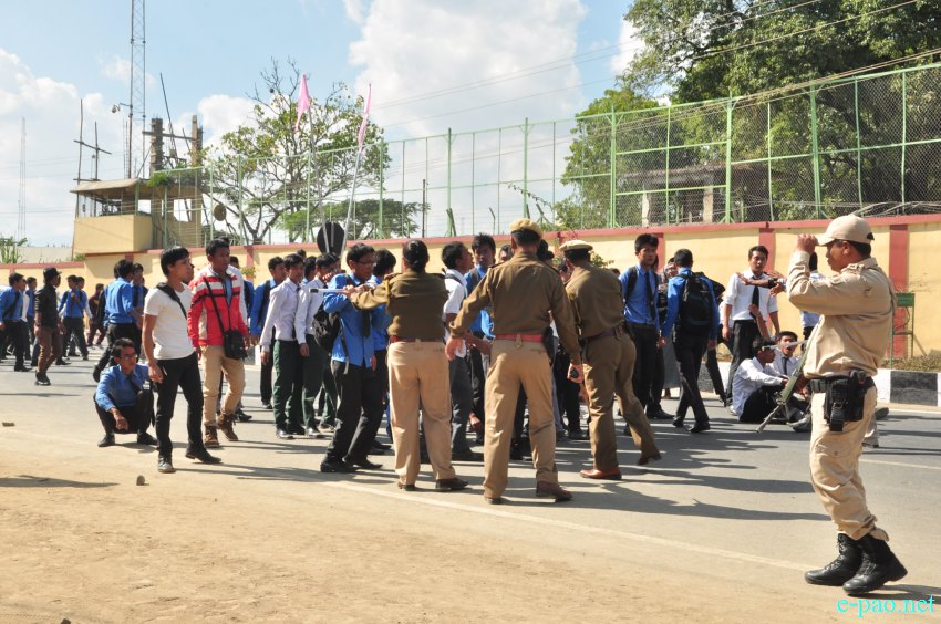 ILP : Students and Police clash in front of Governor's Gate and Keisampat, Imphal  :: 19 November 2014