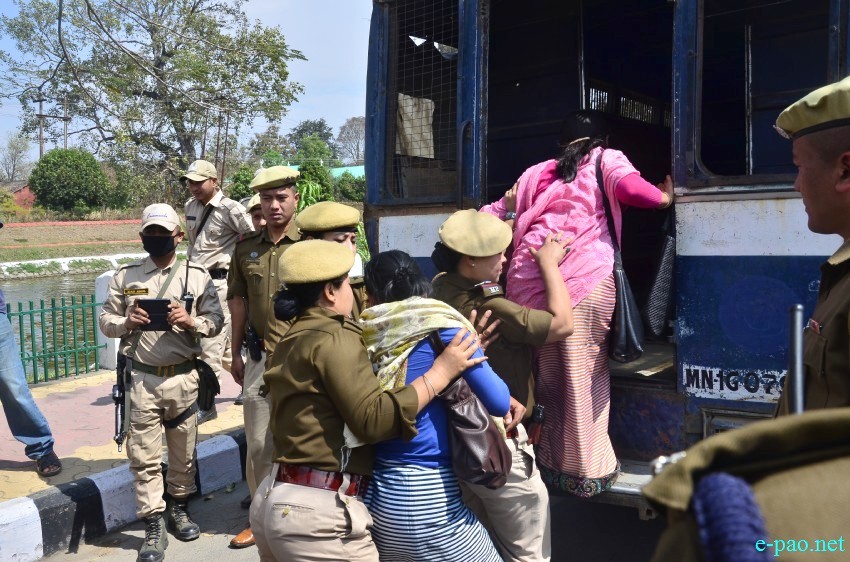 ILP : JCILPS Women Wing protestors clash with police in Imphal demanding implementation of ILPS :: March 03 2015