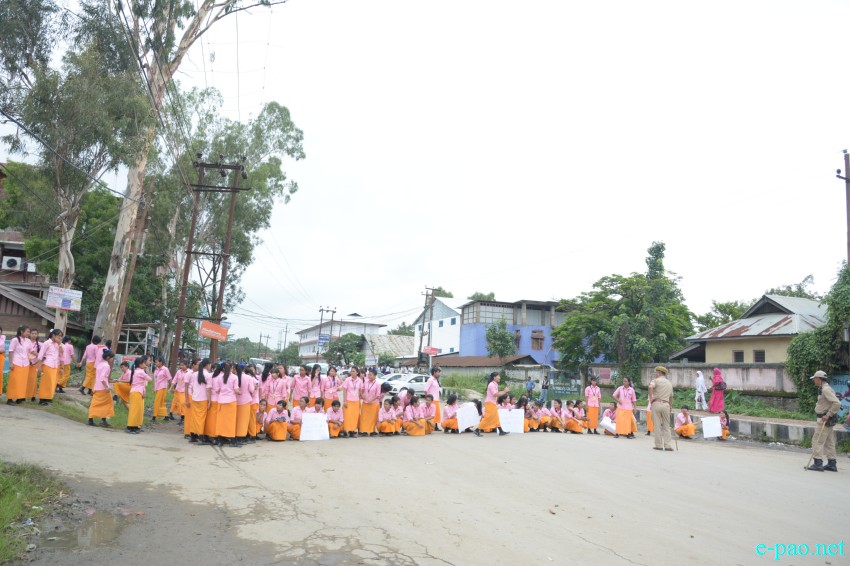 Student protest and clash with Police at Imphal City with one student died  :: July 08 2015