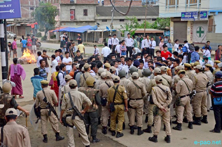 Student protest and clash with Police at Imphal City with one student died  :: July 08 2015