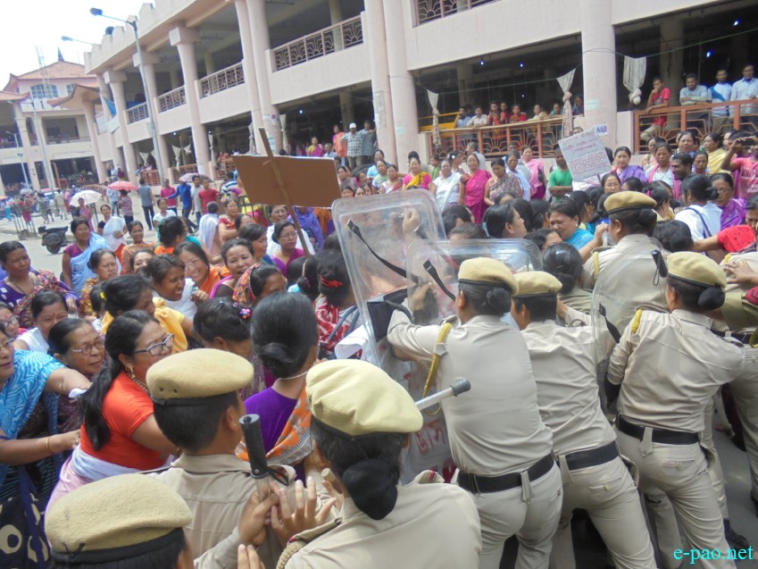 Women vendors of Khwairamband Ima Keithel protest rally  demanding implementation of ILPS  :: July 15 2015