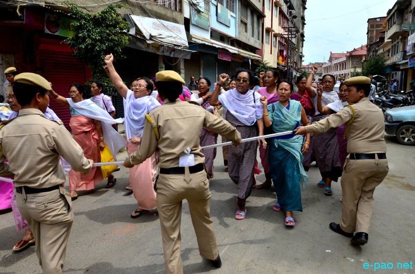 Women vendors of Khwairamband Ima Keithel protest rally  demanding implementation of ILPS  :: July 15 2015