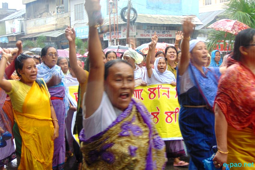 ILP : Protest Rally of JCILPS Women Wing at Khwairamband Keithel, Imphal  ::  July 6 2015