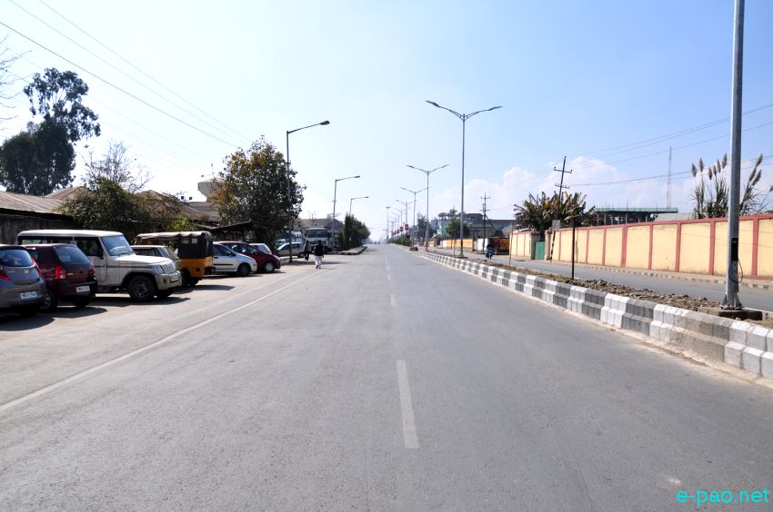 Imphal city wore a deserted look due to General Strike called on Republic Day  :: January 26 2016