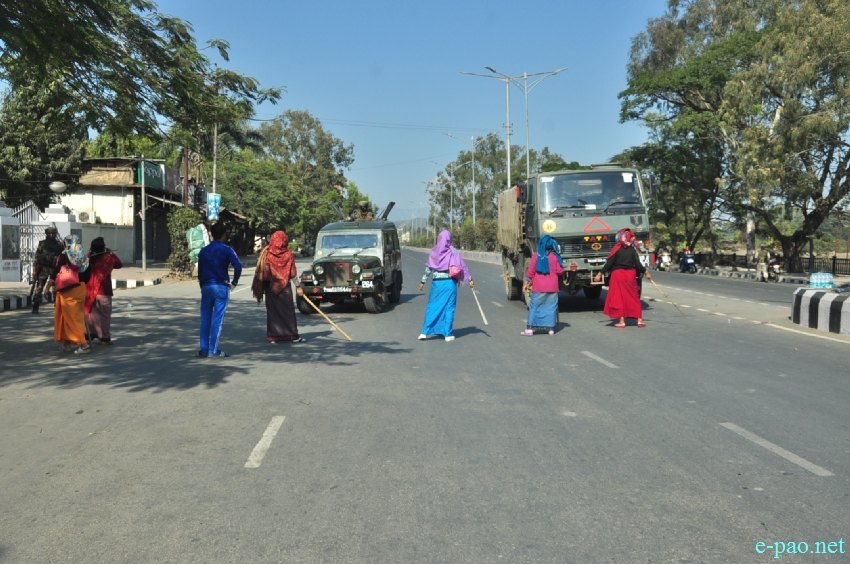 24 hours State-wide bandh called by women vendors of Khwairamband Keithel :: December 17 2016
