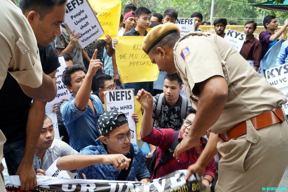 Students and activists  protest against MHRD at Delhi :: 31 July 2018