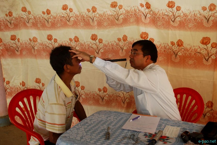 Free health camp conducted by United Committee Manipur (UCM) team at Ima Kondong Lairembi Haraobung, Moreh :: 14 March 2013