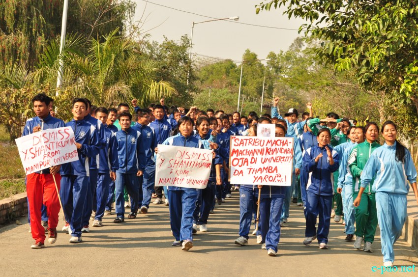 Students of Manipur University demanding termination of Dr Yengkhom Shantikumar :: March 07 2014