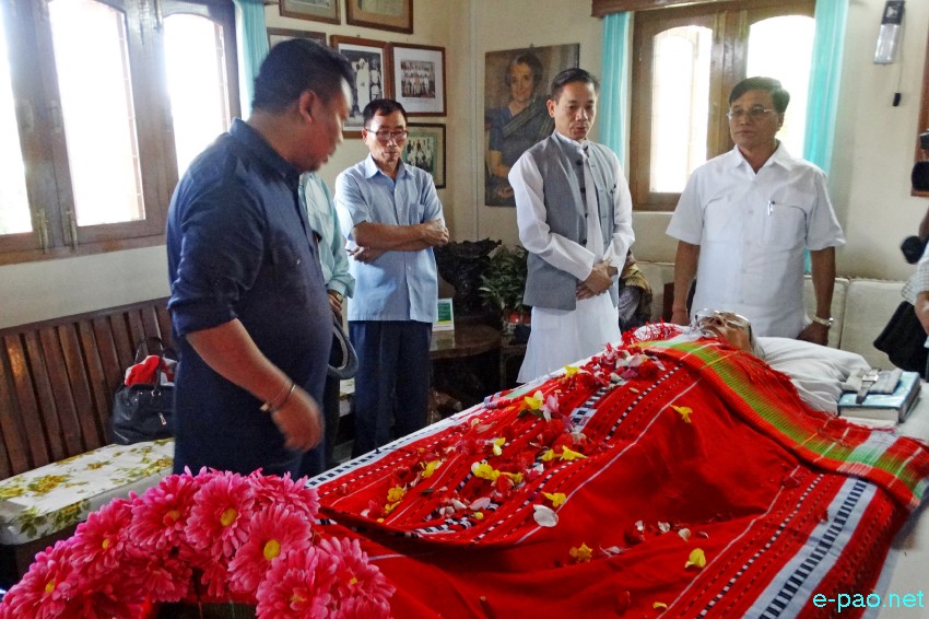 Floral Tribute to  Rishang Keishing at his home (Mantripukhri) :: 23rd August 2017
