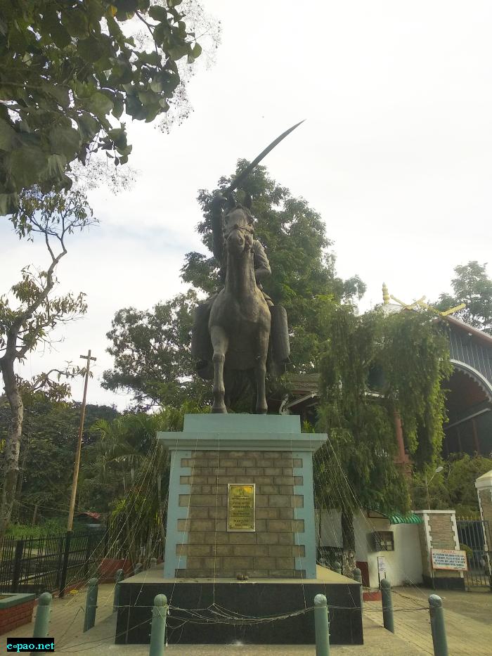 Maharaj Narasingh's Statue in front of the Western Gate, Kangla in Imphal :: December 2023