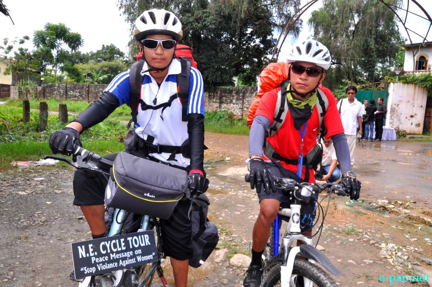 Sougaijam Bidyalaxmi Leima's NE cycle  tour to spread 'Crime against women and Children', flagoff at Manipur Royal Palace complex :: 21 August 2013