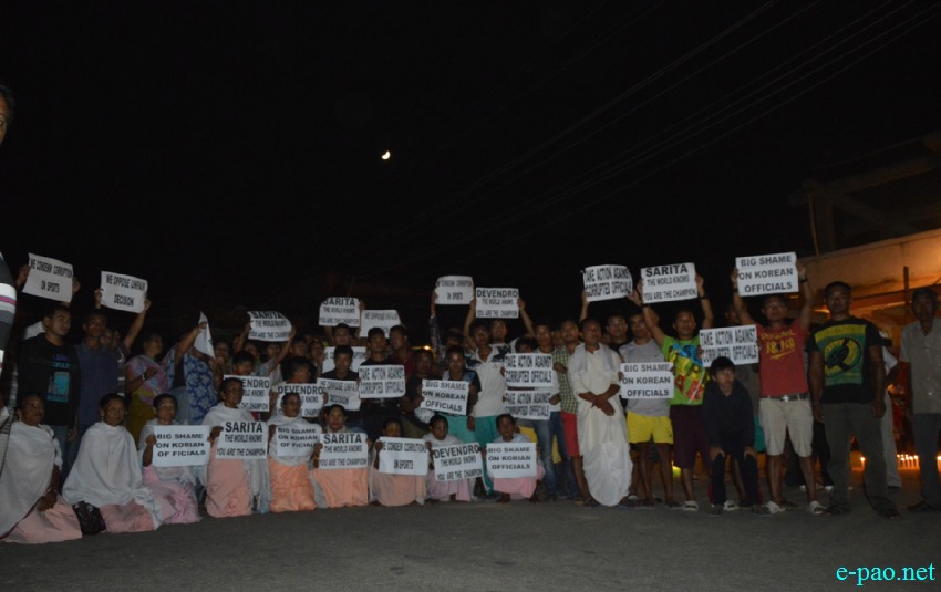 Sit in protest condemming South Korea on defeat of Laishram Sarita  at Mayang Imphal :: 30 September 2014