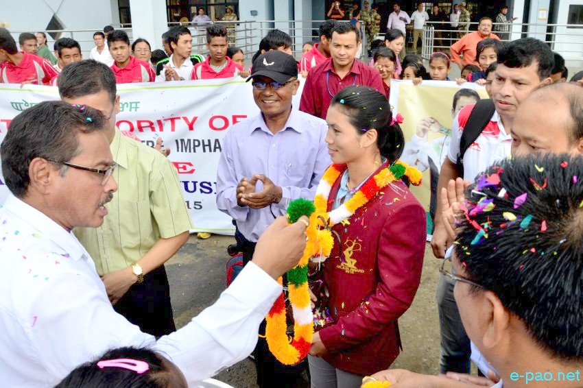 Arjuna awardee Yumnam Sanathoi accorded warm welcome at Imphal Airport :: 30th August 2015