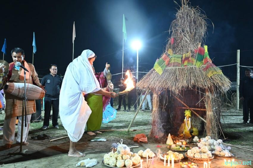 Yaoshang Mei Thaba :  Prayers to God and burning of Yaoshang Hut at Imphal  :: 03rd March 2026