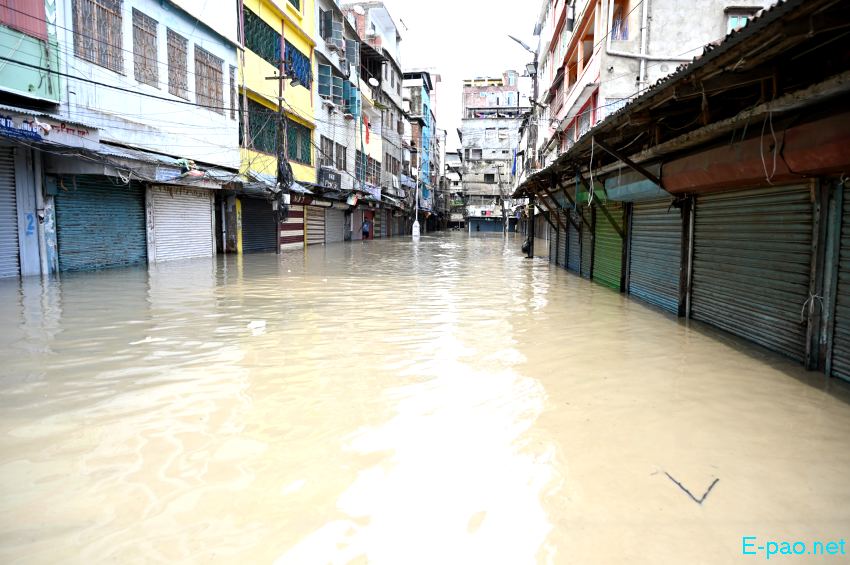  Khwairamband Keithel area : Incessant rain floods Manipur : Most areas in Imphal valley districts have been flooded :: May 30 2024 .    
