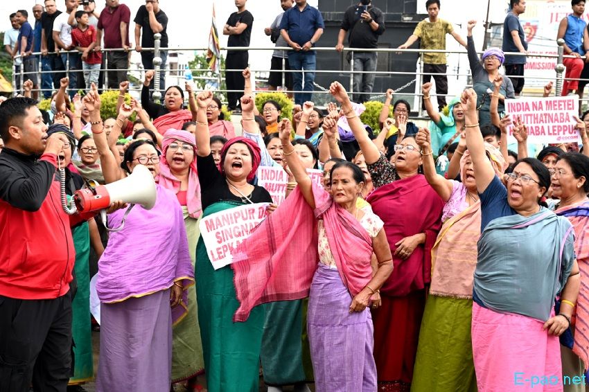 Protesters march to Raj Bhavan demanding apology from Governor ::  May 25th 2025