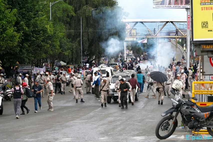 Protesters march to Raj Bhavan demanding apology from Governor ::  May 25th 2025