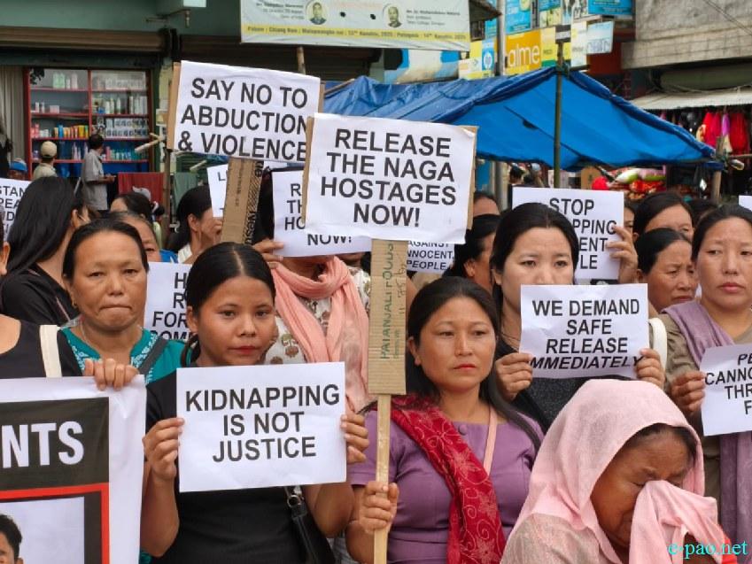 Naga Women sit-in protest at Kanglatongbi demanding release of civilians :: May 18 2026