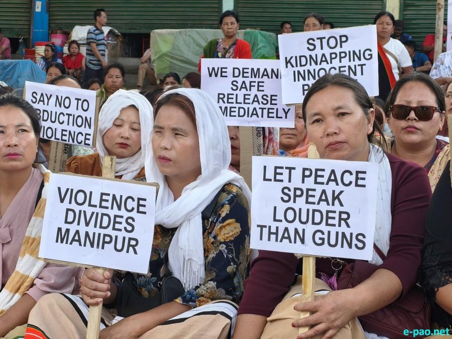 Women sit-in protest at Kanglatongbi on abduction of civilians :: May 14 2026