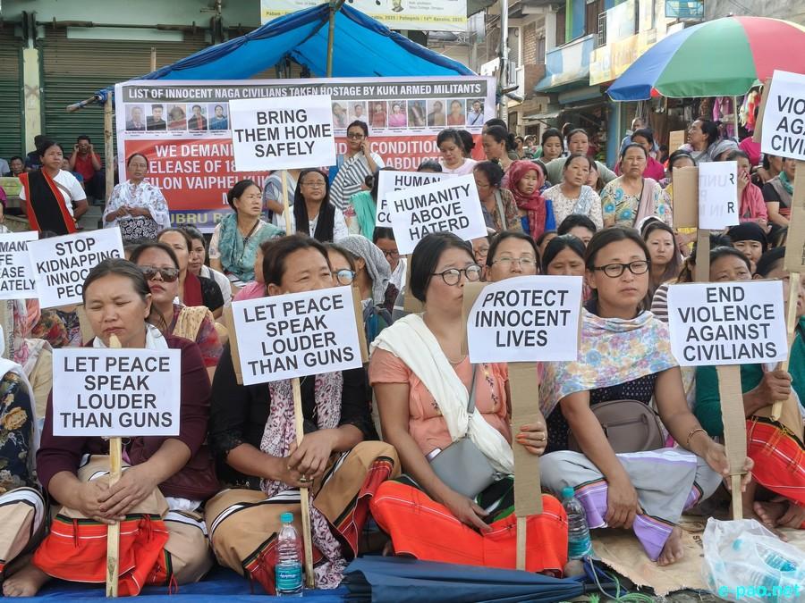 Women sit-in protest at Kanglatongbi on abduction of civilians :: May 14 2026