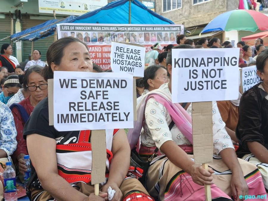 Women sit-in protest at Kanglatongbi on abduction of civilians :: May 14 2026