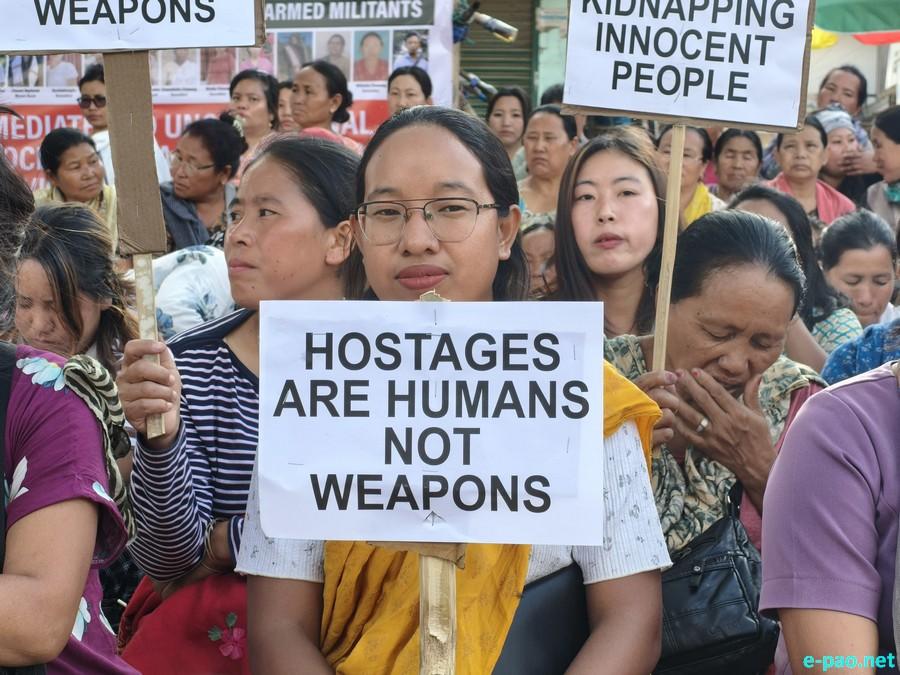 Women sit-in protest at Kanglatongbi on abduction of civilians :: May 14 2026
