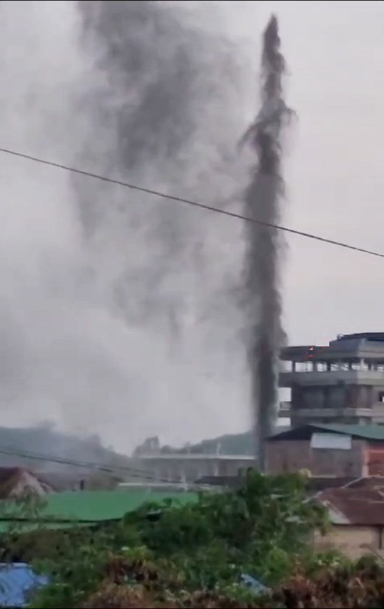 A plume of natural gas exploded during digging for Hand Pump at Langthabal Kunja Awang :: May 11th 2024