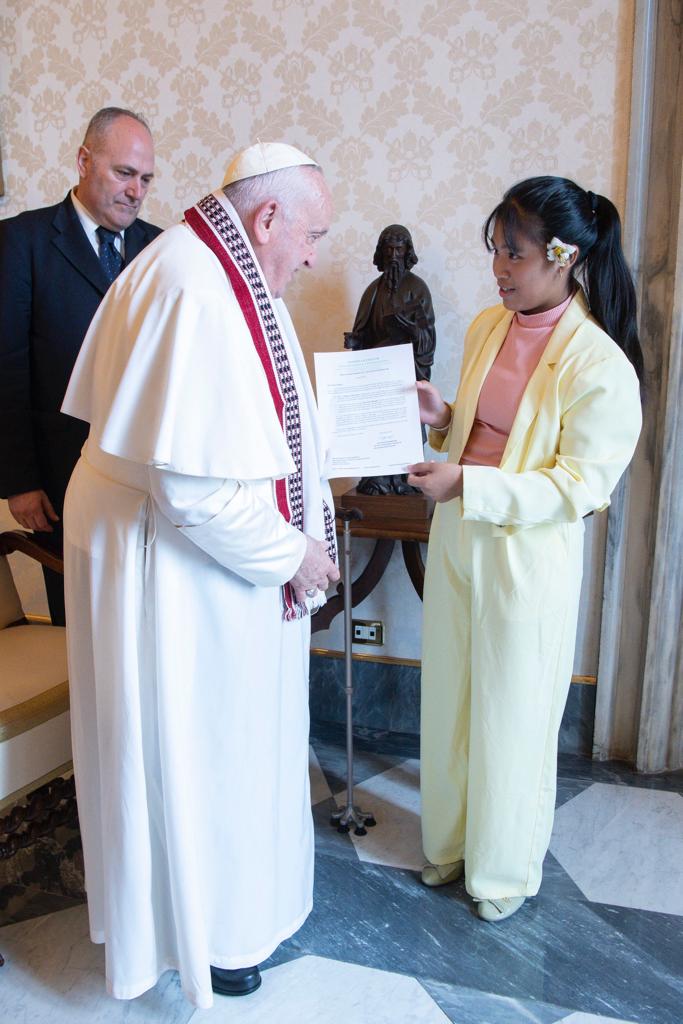  Licypriya and Pope Francis in Rome on November, 2023 